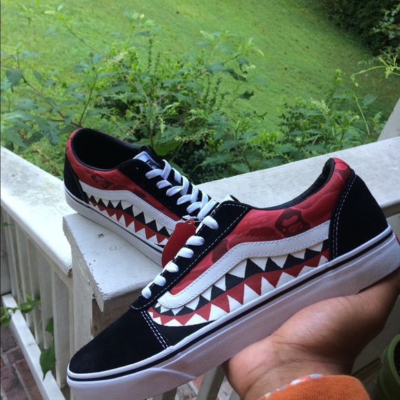 Custom red Bape camo vans - Picture 3 of 4